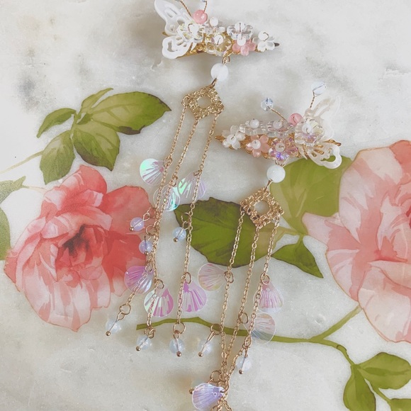 BUTTERFLY PEARL HAIR CLIPS - Picture 9 of 12